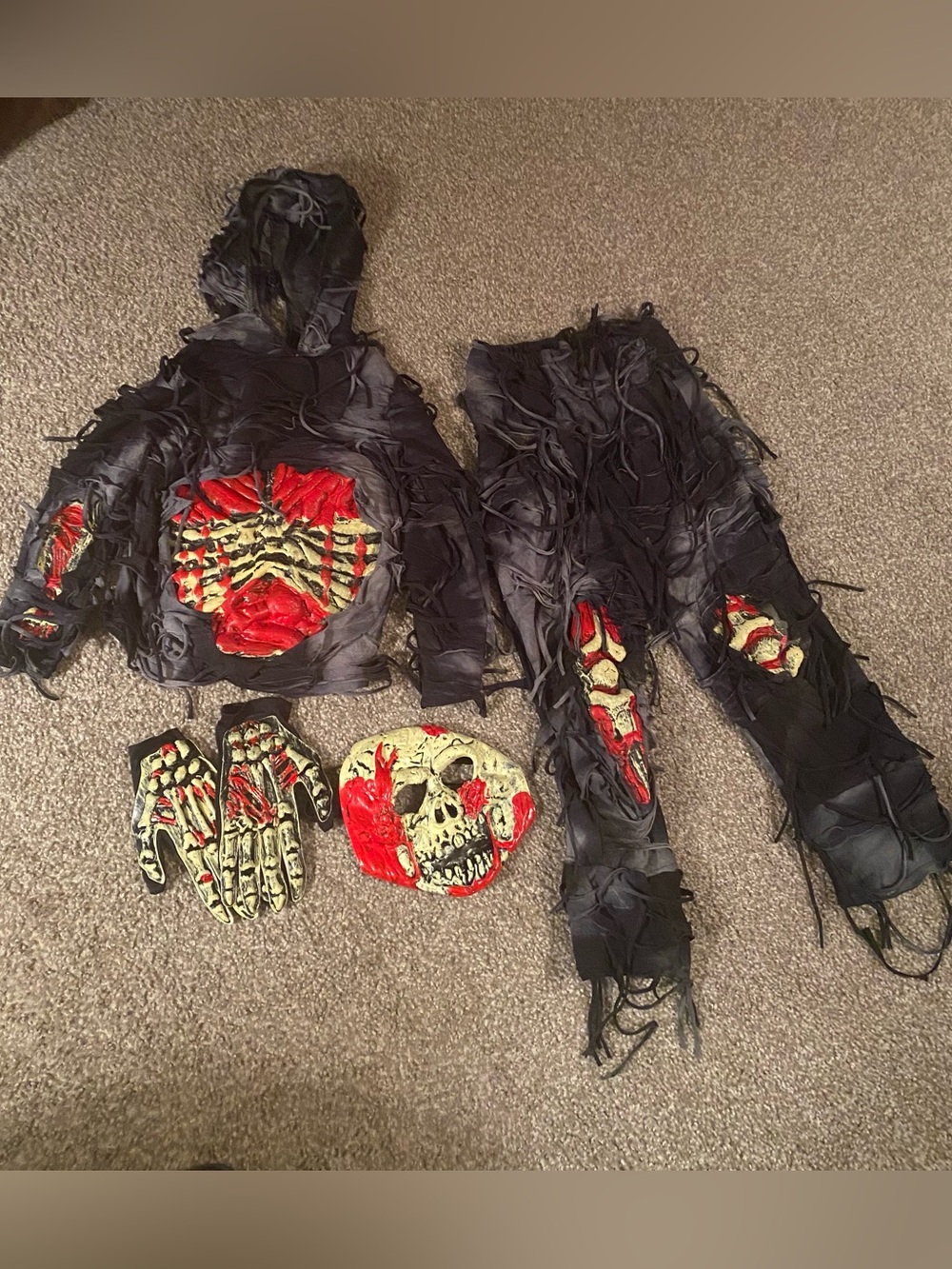 Child’s Unisex Zombie Costume. Size S. Pre-loved.